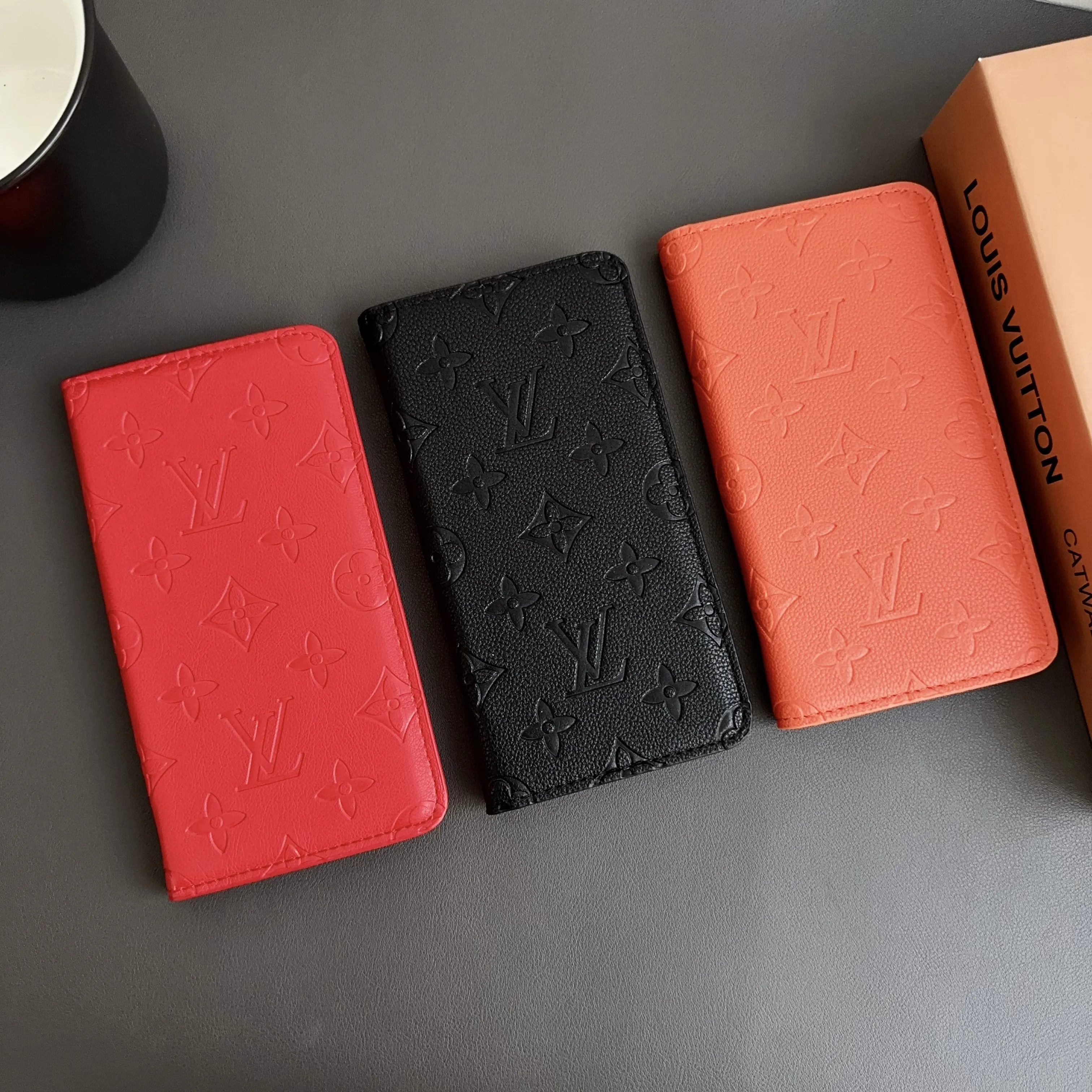 【お買い得商品】 iphone全機種対応  アイフォンケース PUレザー  無地  安心保護  女性大好き スマホケース