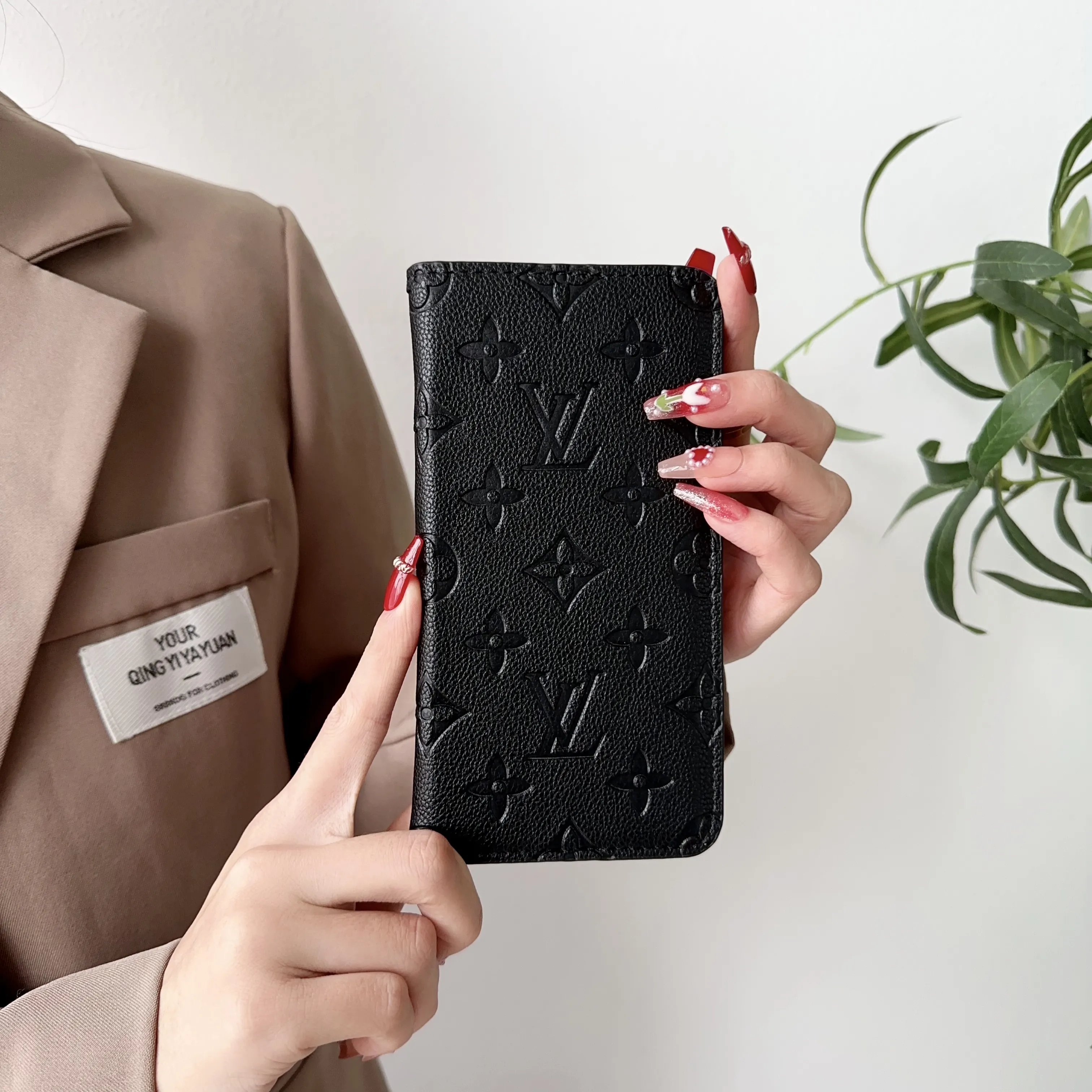 【お買い得商品】 iphone全機種対応  アイフォンケース PUレザー  無地  安心保護  女性大好き スマホケース