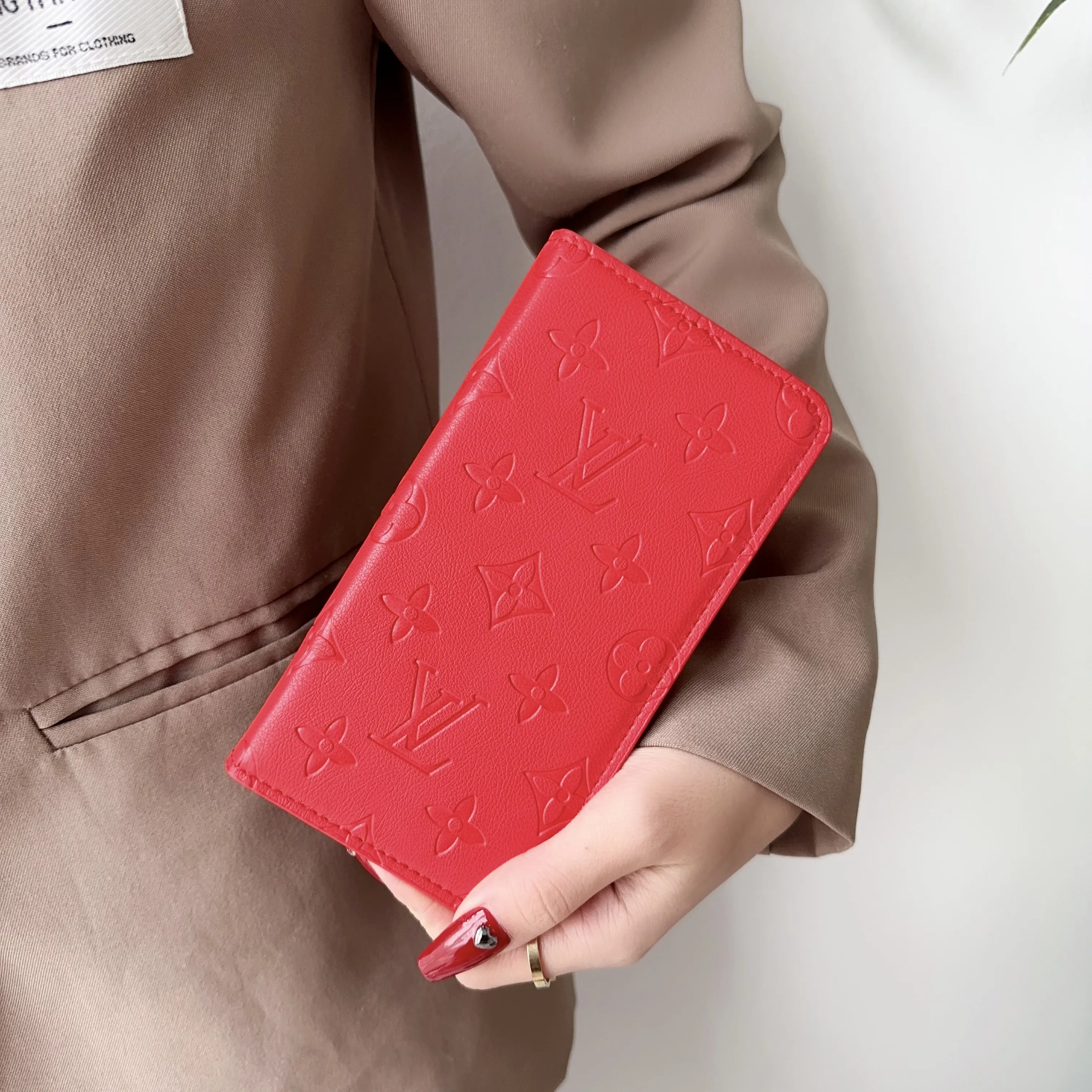 【お買い得商品】 iphone全機種対応  アイフォンケース PUレザー  無地  安心保護  女性大好き スマホケース