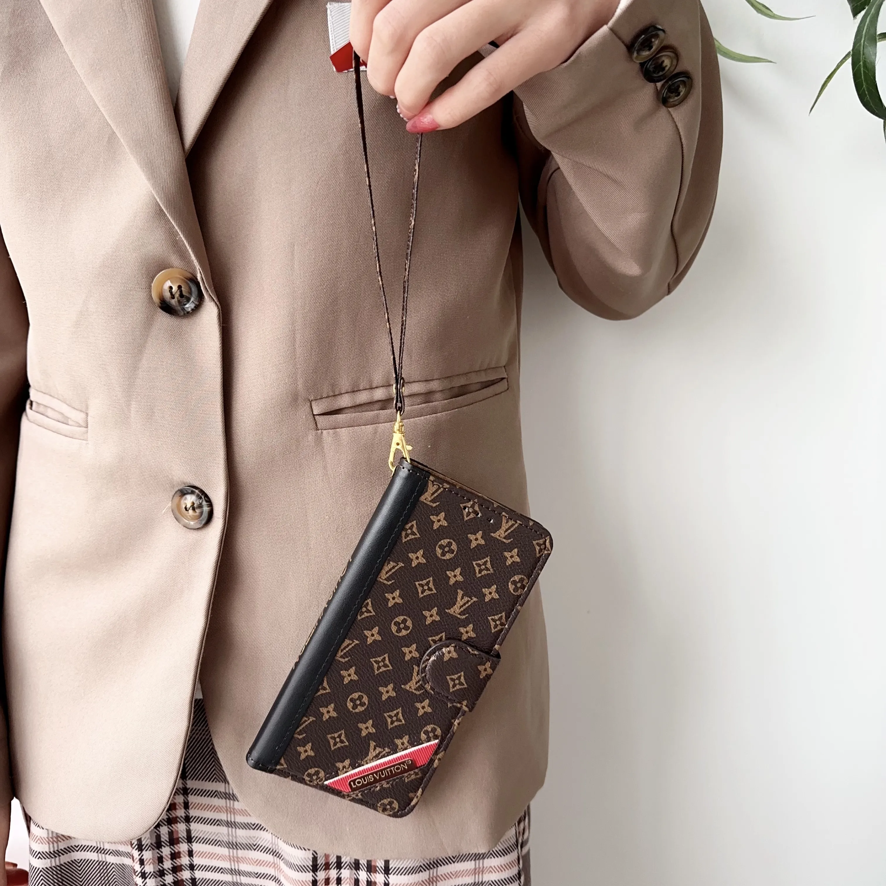 手帳型  カードホルダー スマホケース レザー 高品質 トレンディなブランド スマホケース